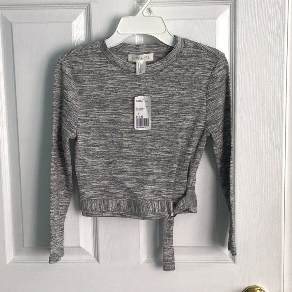 NWT Forever 21 Women’s Knit Top Gray/Cream.